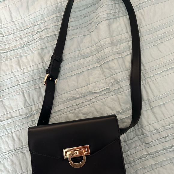 Black crossbody / Fanny pack - Picture 2 of 7